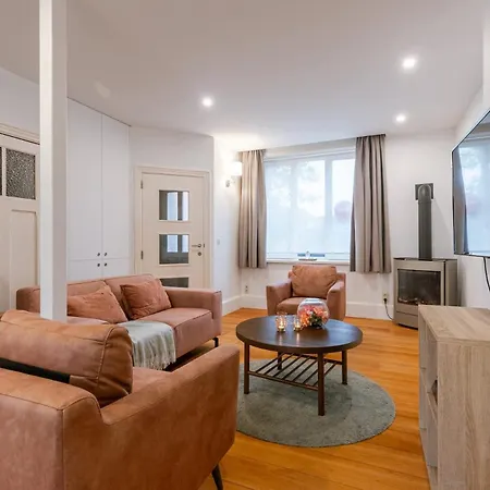 Сasa de vacaciones Huswell - Cosy With Garden *