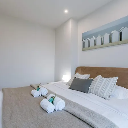 Сasa de vacaciones Huswell - Cosy With Garden *